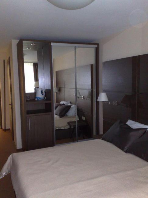 Hotel Mirniy Resort Odessa Exteriör bild